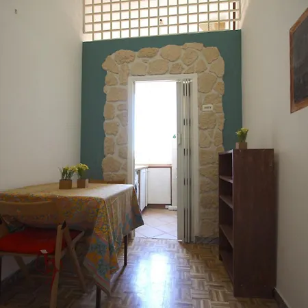 Sara House
